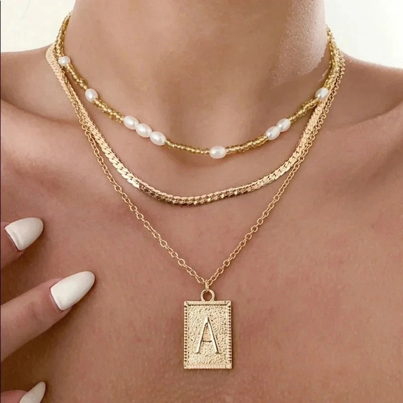 🆕Imitation Pearls Clavicle Snake Bone Chain Layer Necklace🆕 - Picture 1 of 11